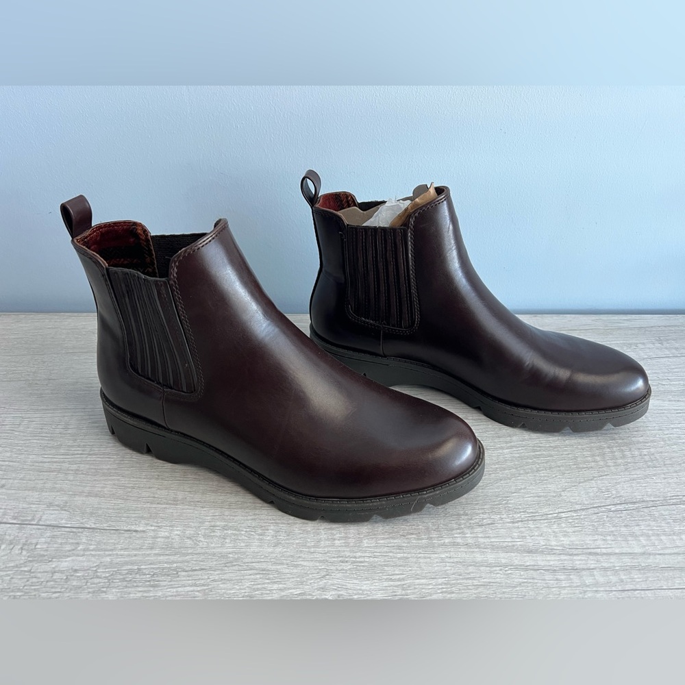 b.o.c. Women's Erin Comfort Chelsea Bootie Size 10
